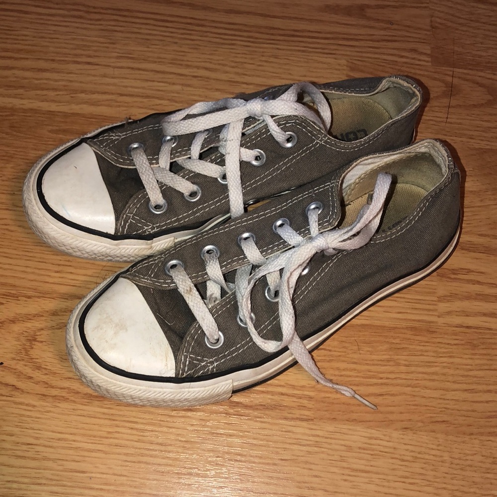 Grey converse